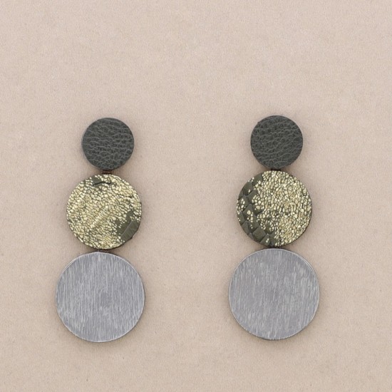 METAL TRIPLE MEDAL LEATHER EARRINGS titanium